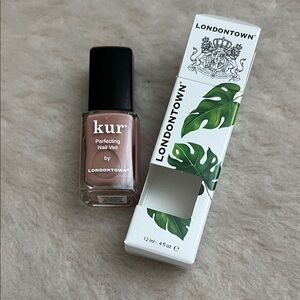 Londontown Perfecting Nail Veil in shade 5